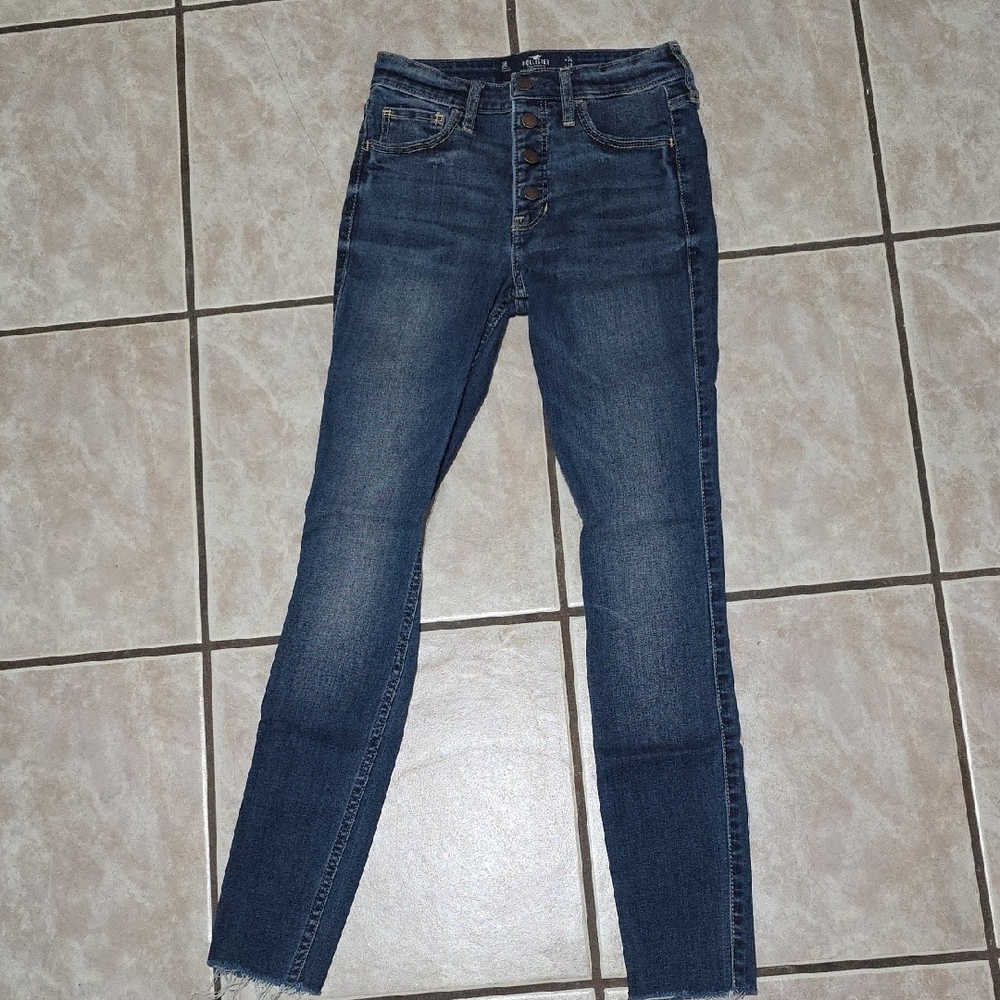Hollister High Rise Blue Jeans with Classic Wash